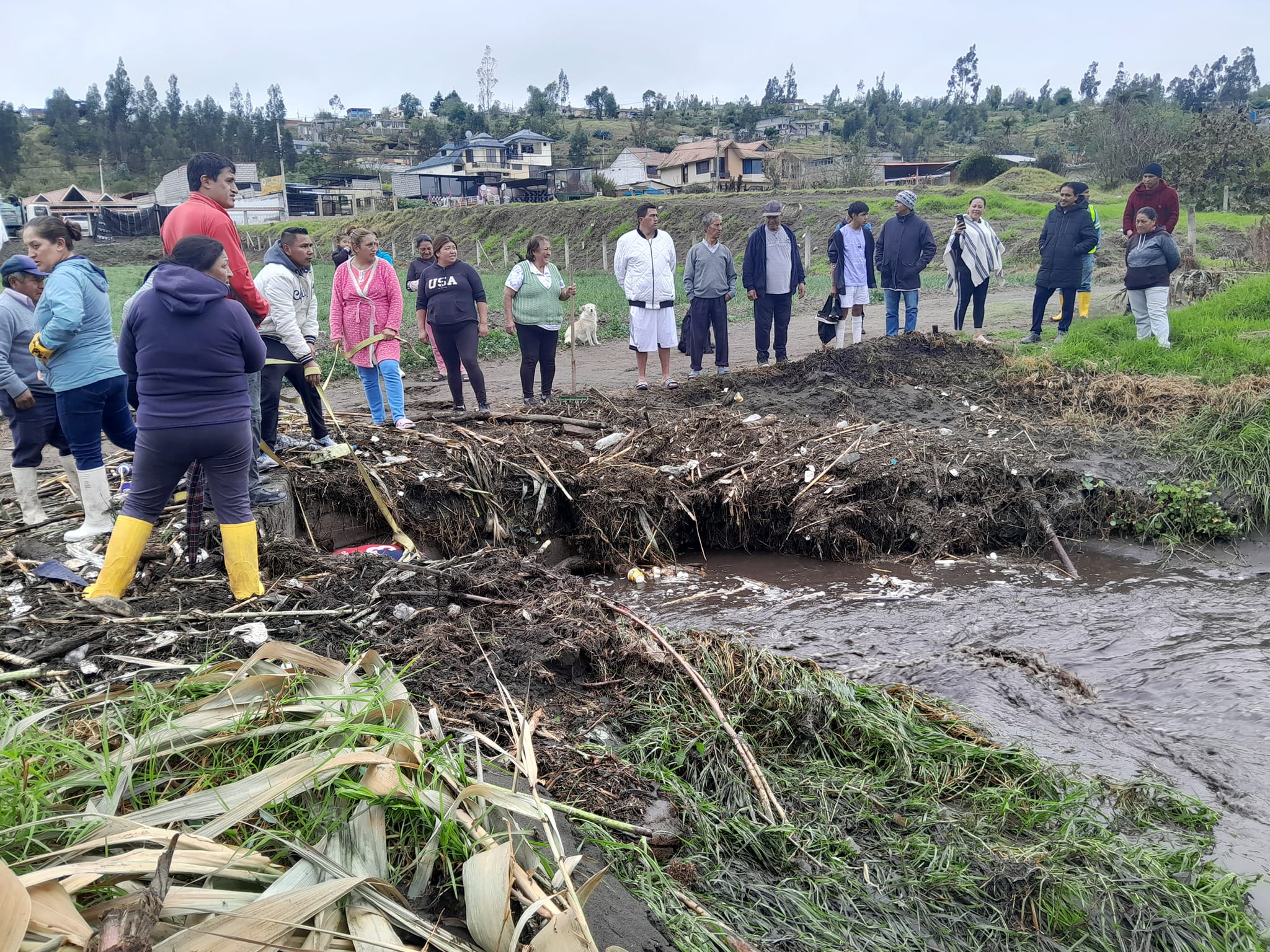 TRABAJOS POR FUERTES LLUVIAS